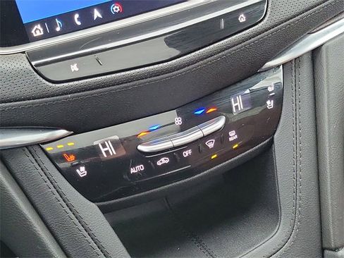 Certified 2024 Cadillac XT5 Premium Luxury w/ Technology Package image 19
