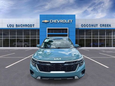 Used 2024 Kia Seltos EX AWD/4WD image 3