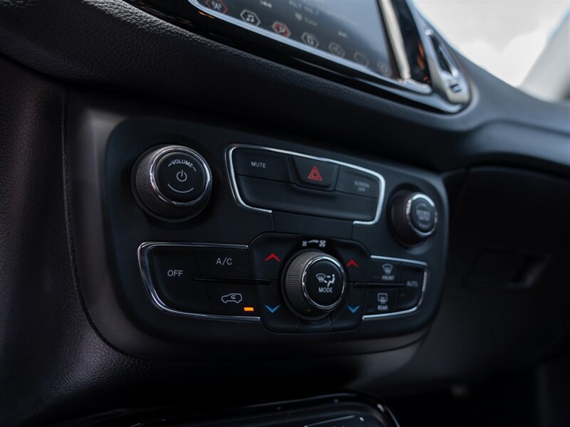 Used 2020 Jeep Compass Limited AWD/4WD image 32
