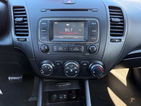 Used 2016 Kia Forte LX w/ LX Popular Package image 18