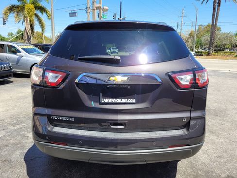 Used 2017 Chevrolet Traverse LT w/ Style and Technology Package image 11
