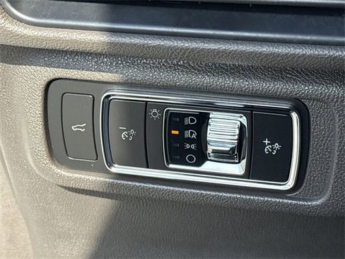 Used 2021 Lincoln Corsair FWD w/ Premium Package image 33