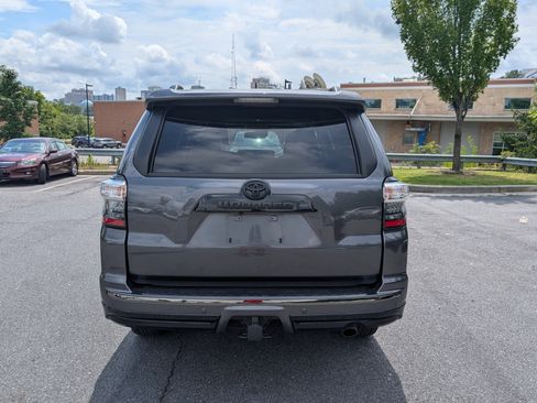 Used 2020 Toyota 4Runner Limited image 4
