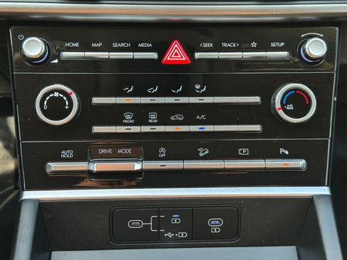 Used 2025 Hyundai Santa Fe SE w/ Tow & Go Package FWD image 25