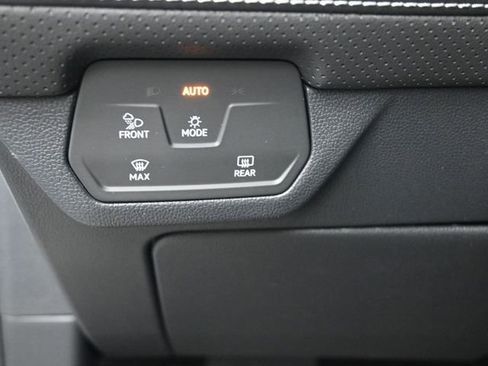 New 2026 Volkswagen Atlas SE FWD image 21