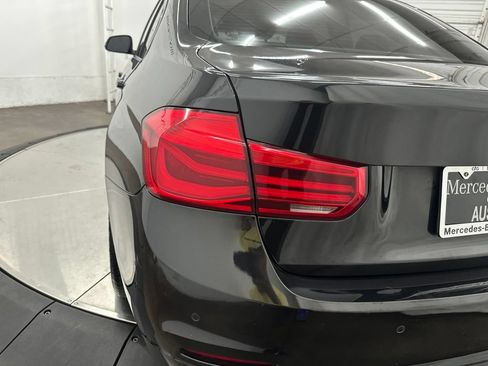 Used 2017 BMW 320i Sedan RWD image 12