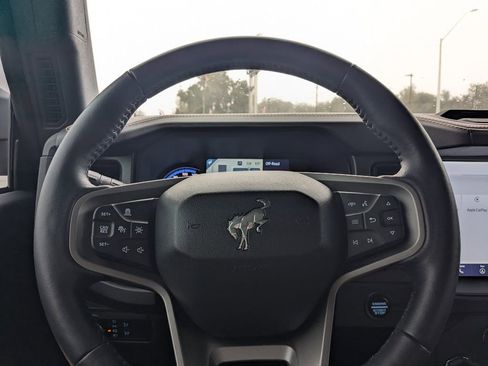 Used 2024 Ford Bronco Badlands image 23