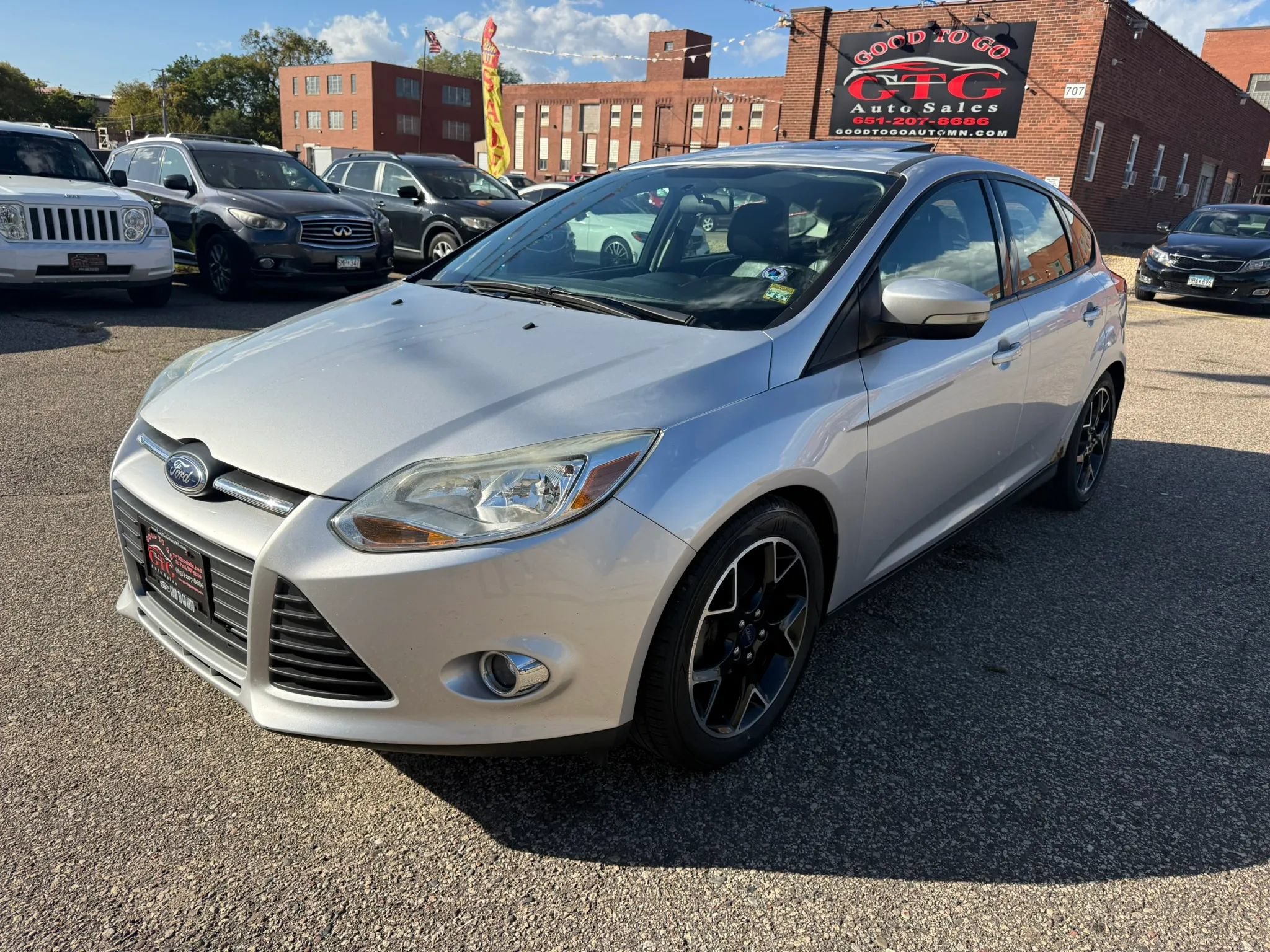 Used 2014 Ford Focus SE w/ Equipment Group 201A FWD image 1
