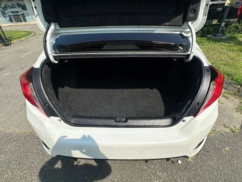 Used 2019 Honda Civic Sport image 9