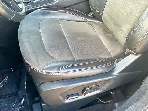 Used 2018 Ford Explorer XLT w/ Equipment Group 202A image 21