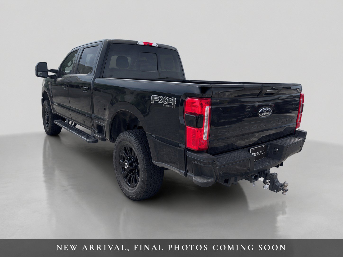 Used 2023 Ford F250 Lariat w/ Lariat Ultimate Package AWD/4WD image 2