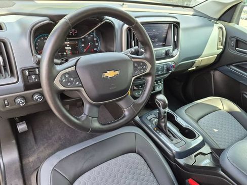 Used 2022 Chevrolet Colorado Z71 AWD/4WD image 12