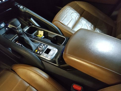 Used 2020 Kia Telluride SX w/ SX Prestige Package AWD/4WD image 26