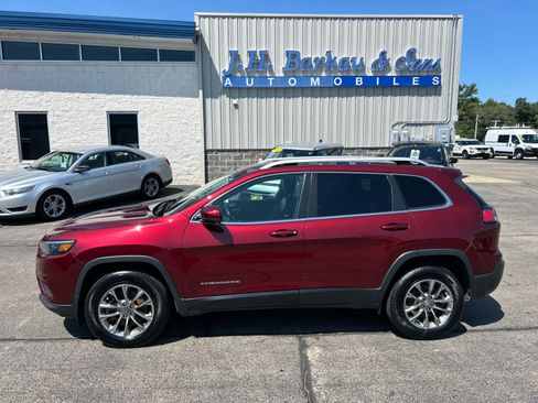 Used 2020 Jeep Cherokee Latitude Plus w/ Cold Weather Group AWD/4WD image 6