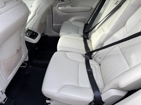 Used 2016 Volvo XC90 T6 Momentum w/ Momentum Plus Package image 30