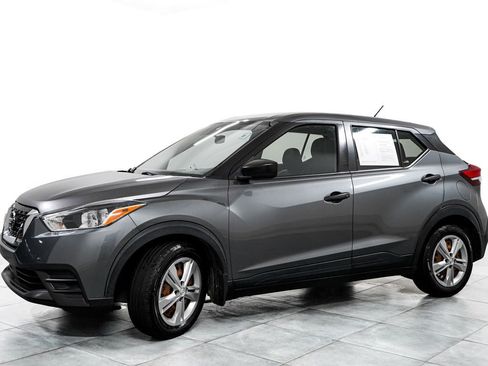 Used 2020 Nissan Kicks S FWD image 4