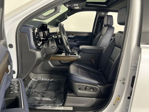Used 2025 Chevrolet Silverado 1500 High Country w/ Technology Package image 17