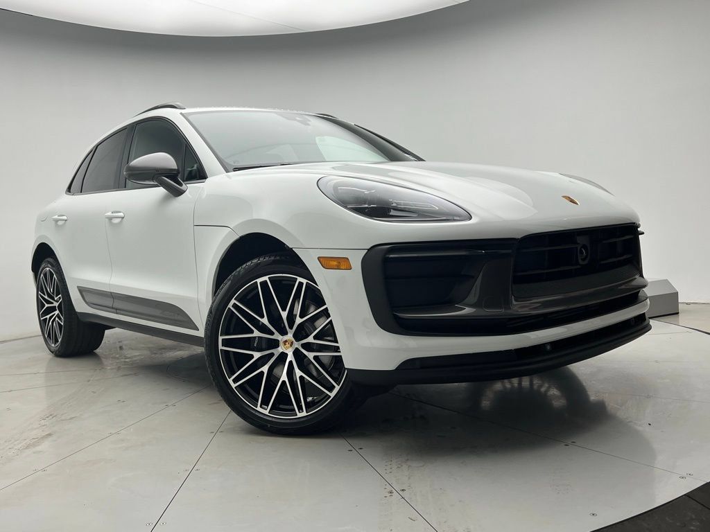 Used 2026 Porsche Macan AWD/4WD image 24