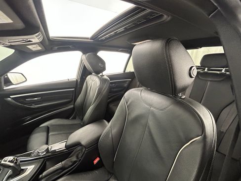 Used 2018 BMW 328d xDrive Sedan w/ Premium Package image 29