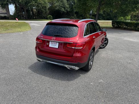 Used 2019 Mercedes-Benz GLC 300 4MATIC image 7
