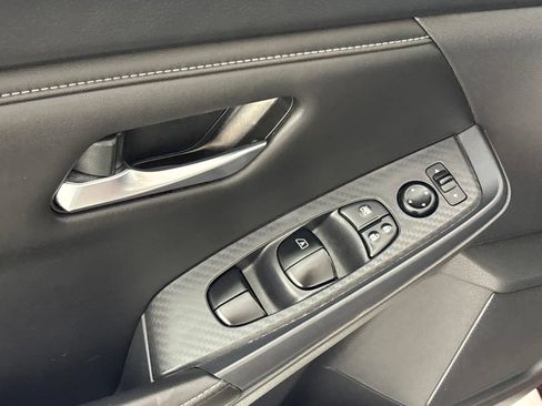 Used 2024 Nissan Sentra SV FWD image 24