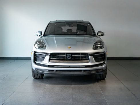 Certified 2026 Porsche Macan AWD/4WD image 10