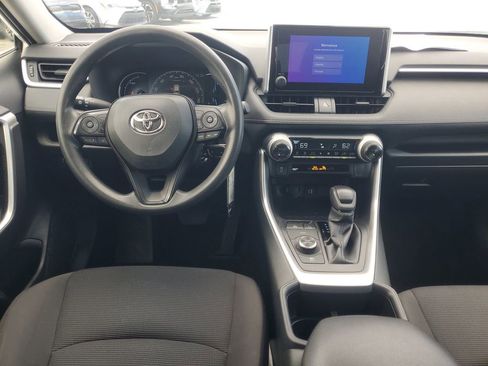 Used 2023 Toyota RAV4 LE image 9