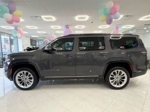 Used 2022 Jeep Wagoneer Series III w/ Premium Group I image 4