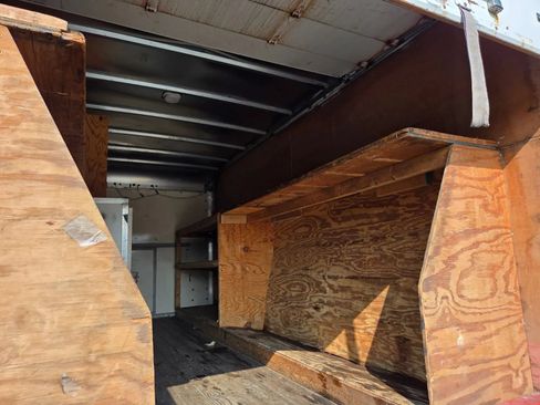 Used 2014 Chevrolet Express 3500 Extended RWD image 31