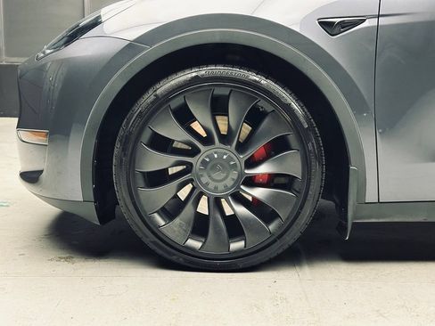 Used 2023 Tesla Model Y Performance AWD/4WD image 37