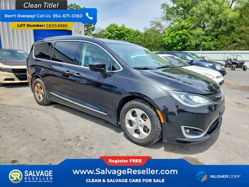 Used 2017 Chrysler Pacifica Touring-L Plus FWD image 5