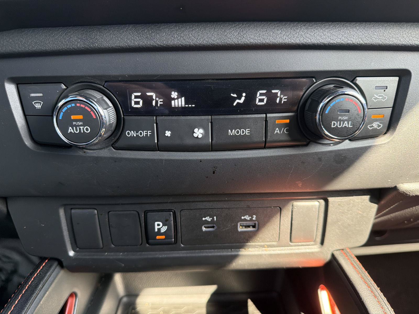 Used 2025 Nissan Frontier PRO-4X AWD/4WD image 19
