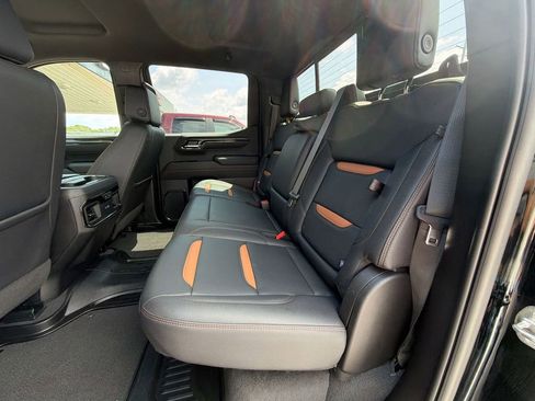 Used 2024 GMC Sierra 1500 AT4 w/ Technology Package AWD/4WD image 30