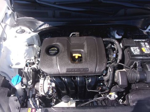 Used 2024 Kia Forte LXS w/ LXS Technology Package FWD image 13