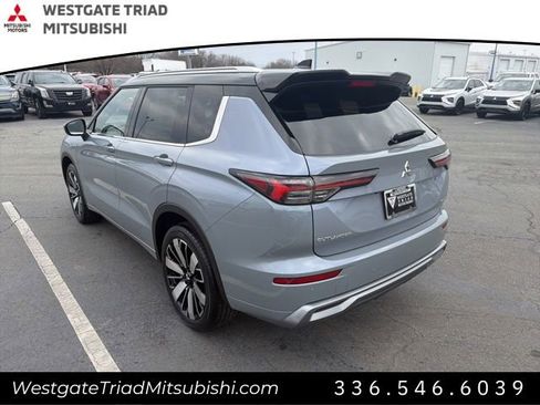 New 2026 Mitsubishi Outlander SEL image 7