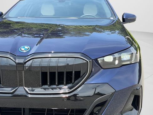 Certified 2026 BMW 550e xDrive w/ Executive Package AWD/4WD image 25