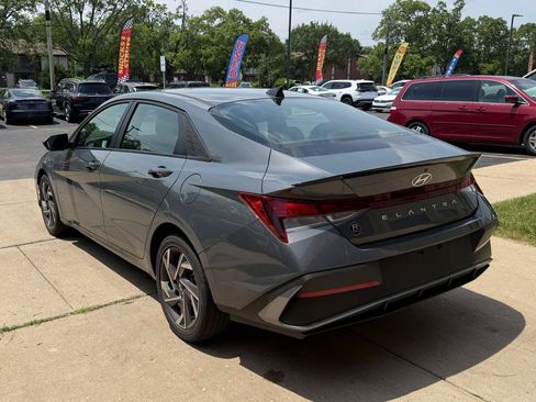 Used 2025 Hyundai Elantra Sport w/ Cargo Package FWD image 5