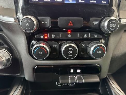 Used 2024 RAM 1500 Laramie AWD/4WD image 22