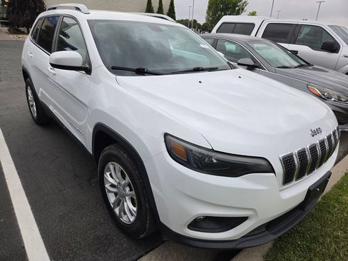 Used 2019 Jeep Cherokee Latitude w/ Popular Appearance Group AWD/4WD image 1