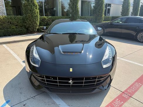 Used 2017 Ferrari F12 Berlinetta RWD image 2
