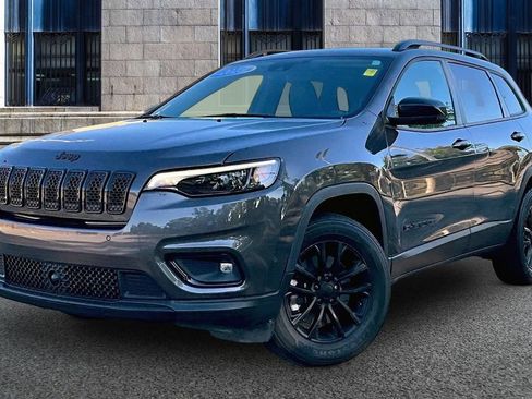 Used 2023 Jeep Cherokee Altitude Lux AWD/4WD image 2