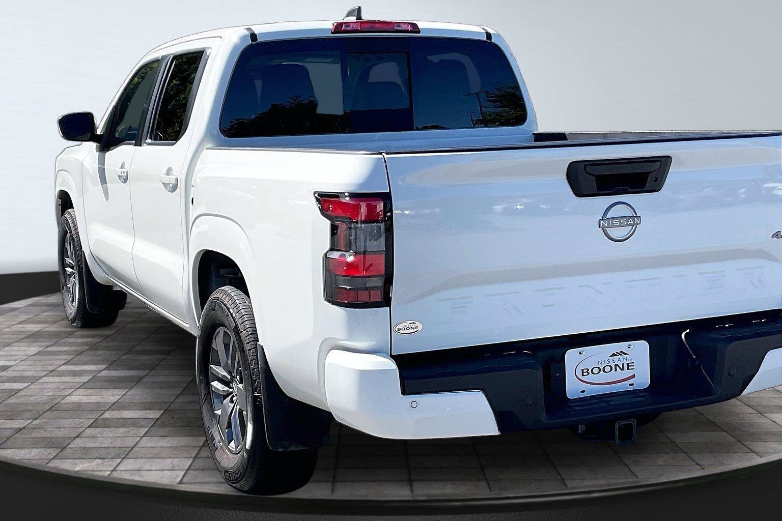 Certified 2025 Nissan Frontier SV w/ SV Convenience Package AWD/4WD image 3