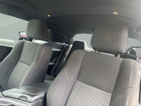 Used 2016 Dodge Challenger SXT RWD image 14
