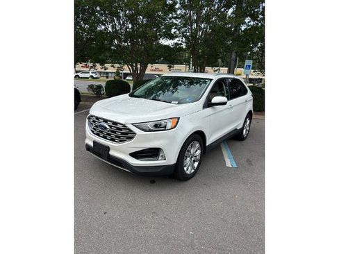 Certified 2022 Ford Edge Titanium AWD/4WD image 1