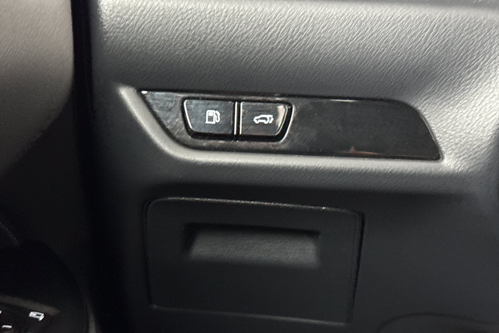 Used 2025 Lexus NX 250 FWD w/ Accessory Package (Z2) image 32