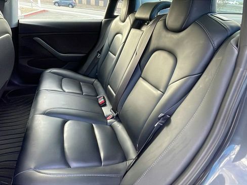Used 2018 Tesla Model 3 Long Range image 16