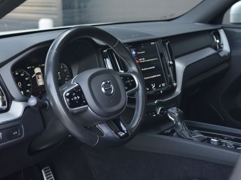 Used 2019 Volvo XC60 T6 R-Design w/ Protection Package Premier AWD/4WD image 4