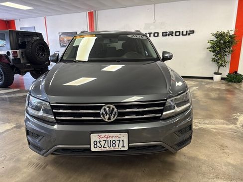 Used 2020 Volkswagen Tiguan S image 2