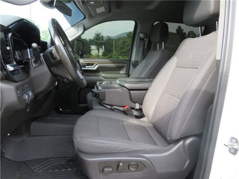 Used 2024 Chevrolet Silverado 2500 LT image 4