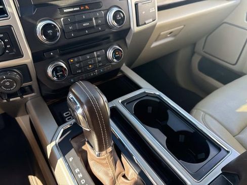 Used 2018 Ford F150 Lariat w/ Equipment Group 502A Luxury image 34